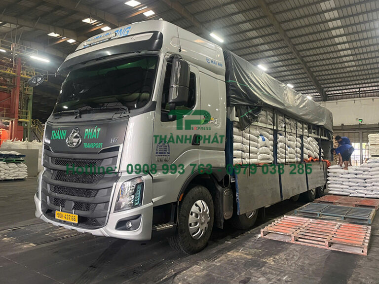 xe tải chuyển hạt nhựa